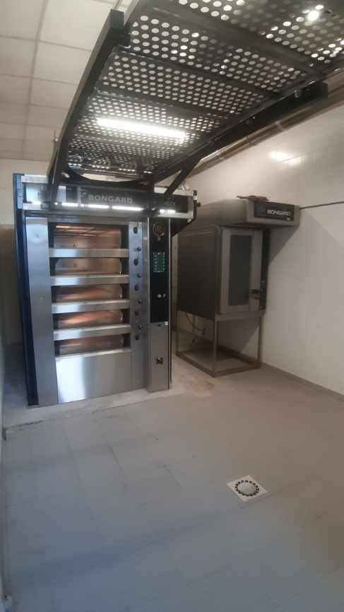 Fournisseur de fours à convoyeur, four électrique ou gaz pour cuisson de 2 à 9 pizzas Marseille dans la région PACA