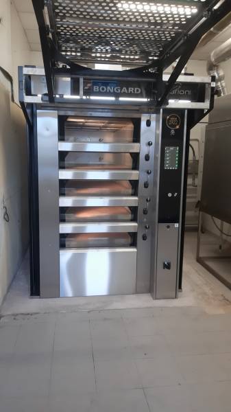 Elévateur intégré en position repos sur un Orion évo bongard CFA du sud de la france