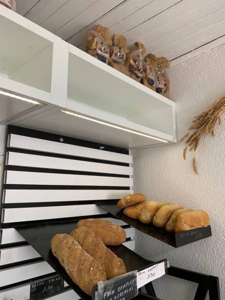 Niches à Pains et présentoirs pains spéciaux muraux Centre Corse
