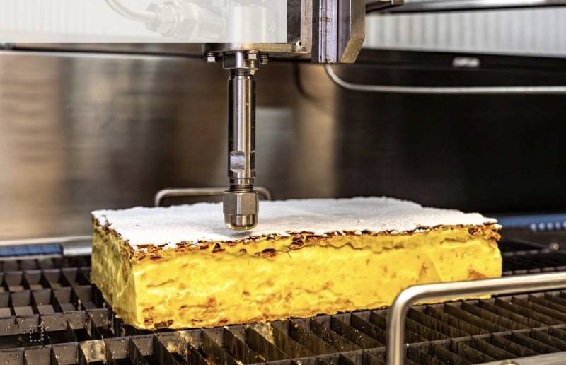 machine découpe gâteau