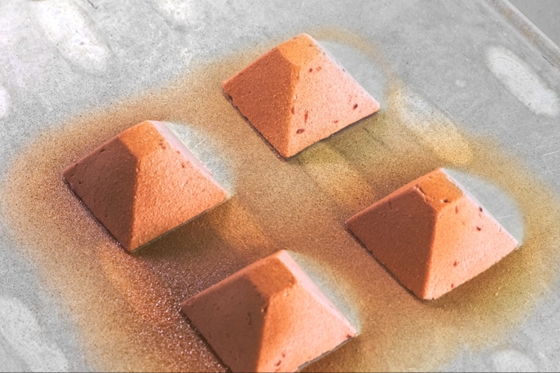 Effet velour pour le chocolat avec le pulvérisateur à chocolat CHOCOSPRAY de SPIRAL France