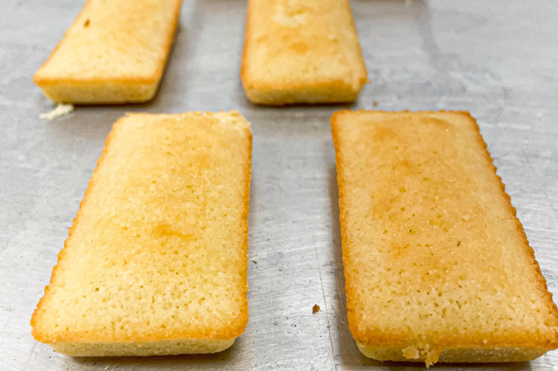 Les Financiers dosés par doseuse Bakon BD3