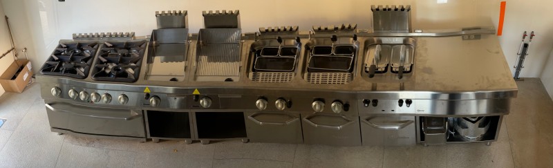 Ligne de cuisson BARTSCHER Inox avec plancha gaz, cuiseur à pate