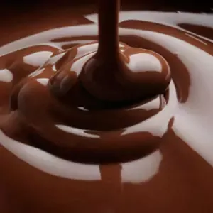 Préparation du Chocolat dans un laboratoire Confiserie en Corse